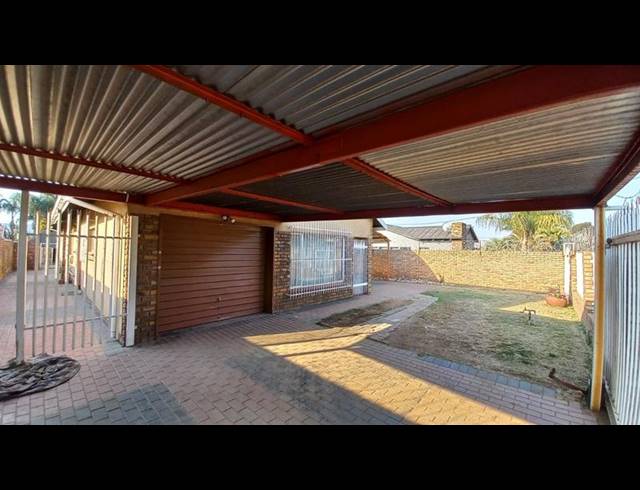 3 BEDROOM HOUSE FOR SALE IN BOOYSENS